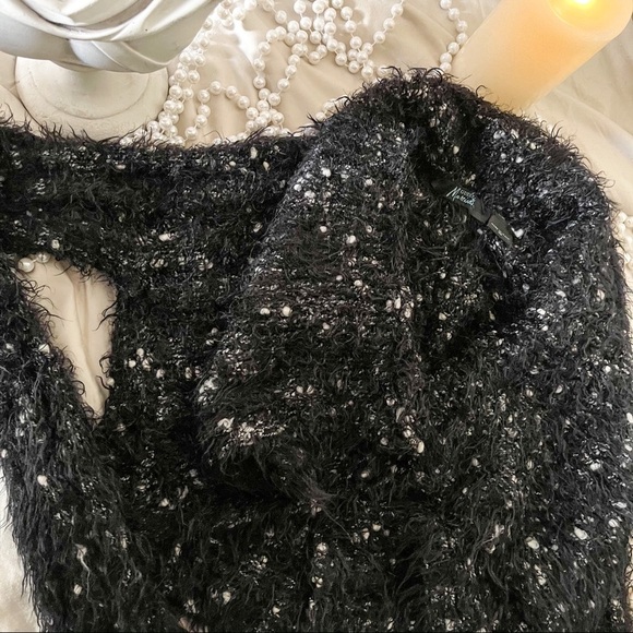 Guess by Marciano Black / White Cropped Jacket - Picture 7 of 7